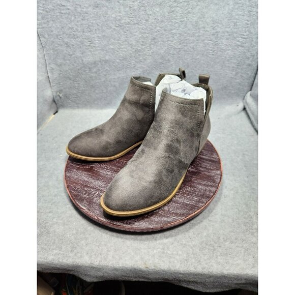 Gray Womens Suede Ankle Boots With Wooden Block Heel & Side Zipper - Picture 6 of 13